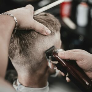 PIERWSZE KROKI -  Kurs barberski dla początkujących od zera